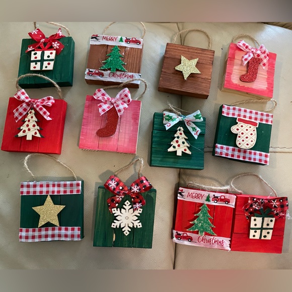 Set of 12 handmade ornaments - Picture 1 of 3
